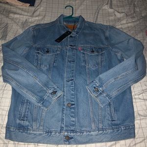 Levi’s trucker jacket